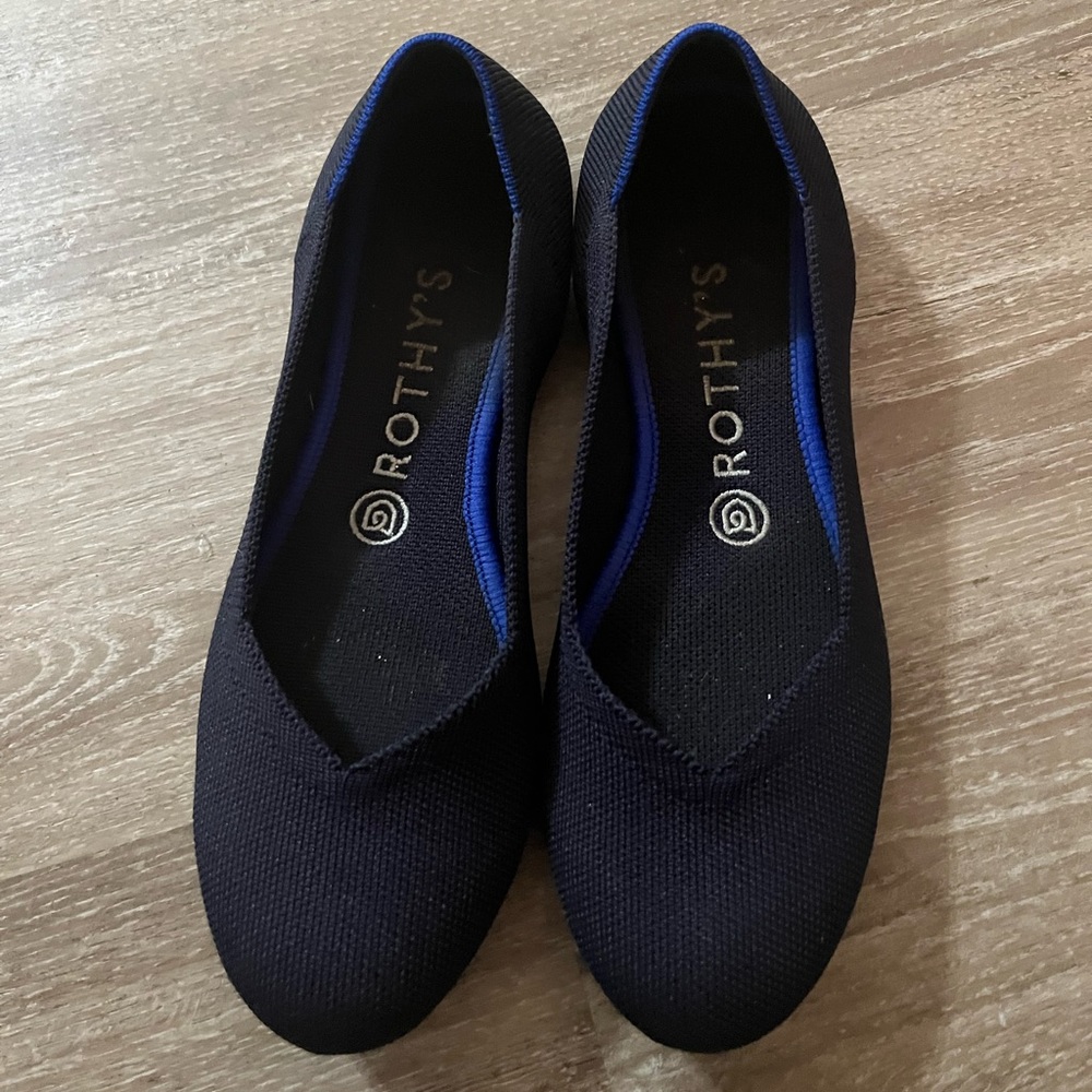 Rothy’s navy ballet flat size 7.5